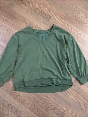 Athleta Green V-Neck Pullover Sweatshirt
